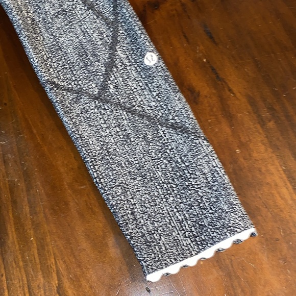 LULULEMON REFLECTIVE YOGA PANTS🍋 - Picture 4 of 15